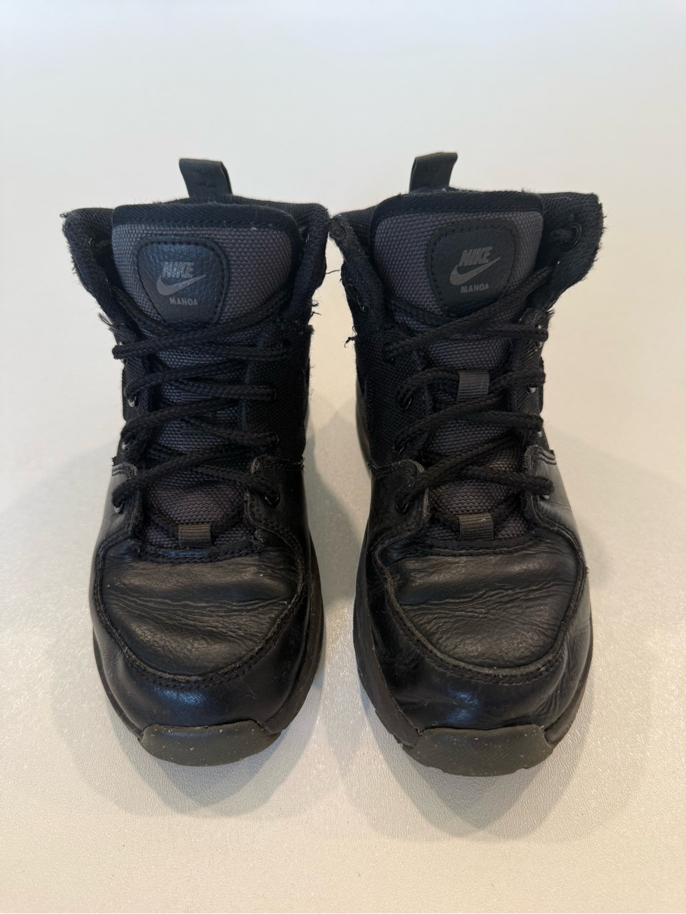 Nike Manoa Black Mid Top Boots Little Boys Size 12C